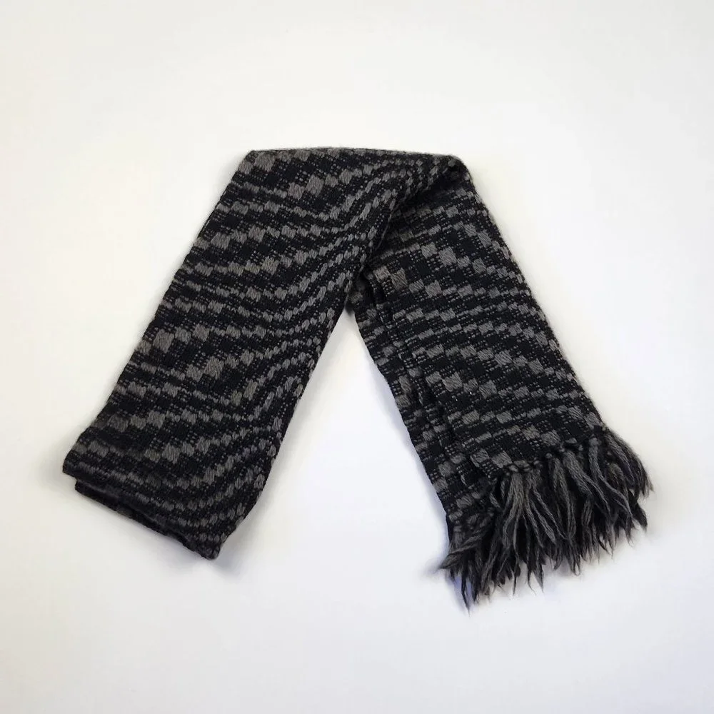 Prima Maglia Hand Loomed 100% Wool Knit Fringe Scarf